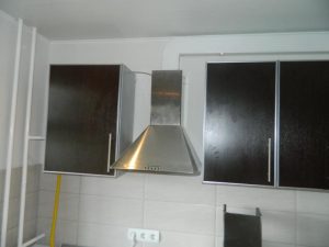 Установка вытяжки на кухне в Норильске